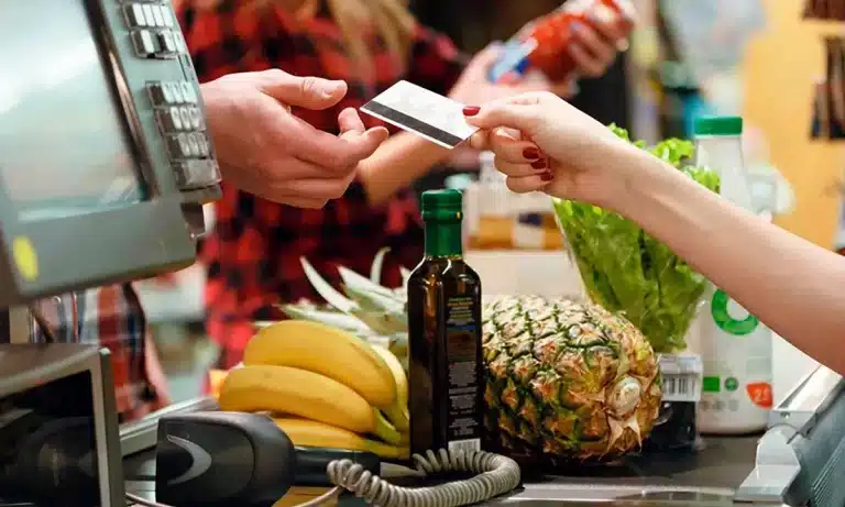 R$ 900 Liberados no Vale Alimentação. Veja se você tem direito.