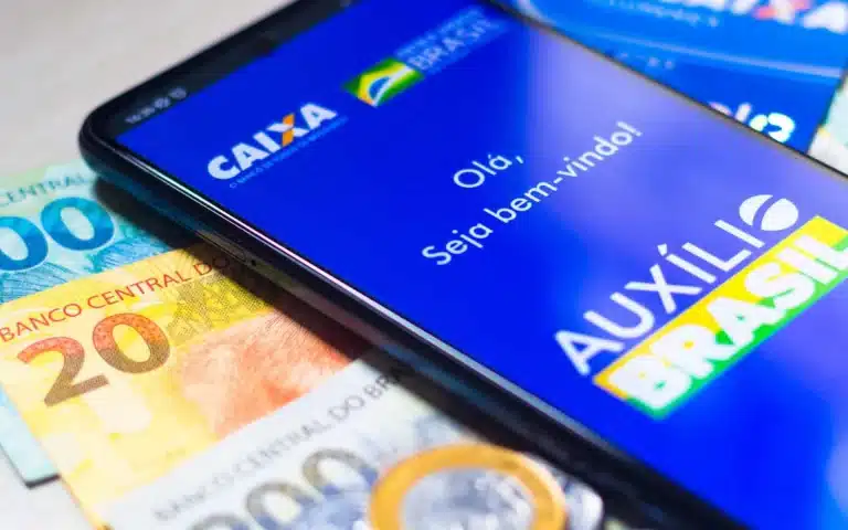 Auxílio Brasil: Quem Recebe Hoje?