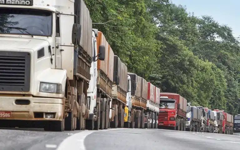 Auxílio Caminhoneiro: Inscrições para a 2ª fase do programa começam dia 15 de agosto