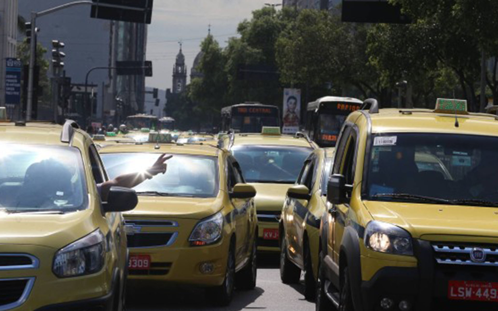 Auxílio Taxista pagará parcela em dobro no App Caixa Tem