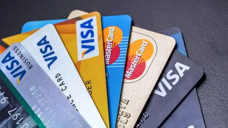 5 Cartões de Crédito sem Anuidade; Vantagens e Desvantagens