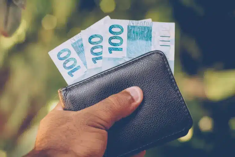 FGTS terá saque DUPLO em outubro; Veja quem pode receber