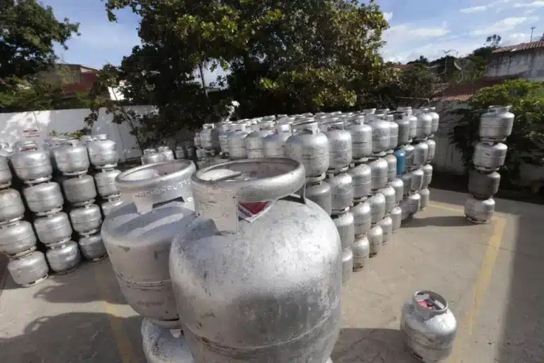 Vale-gás volta a ser concedido em OUTUBRO; Confira