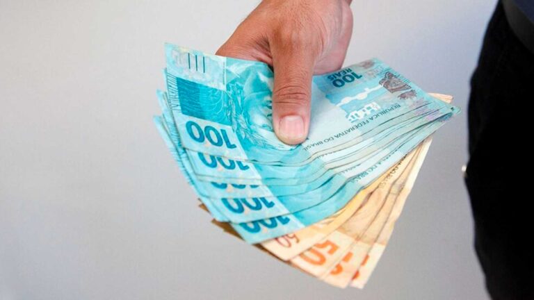 13º Salário: Quando o Trabalhador Recebe a 1º Parcela?