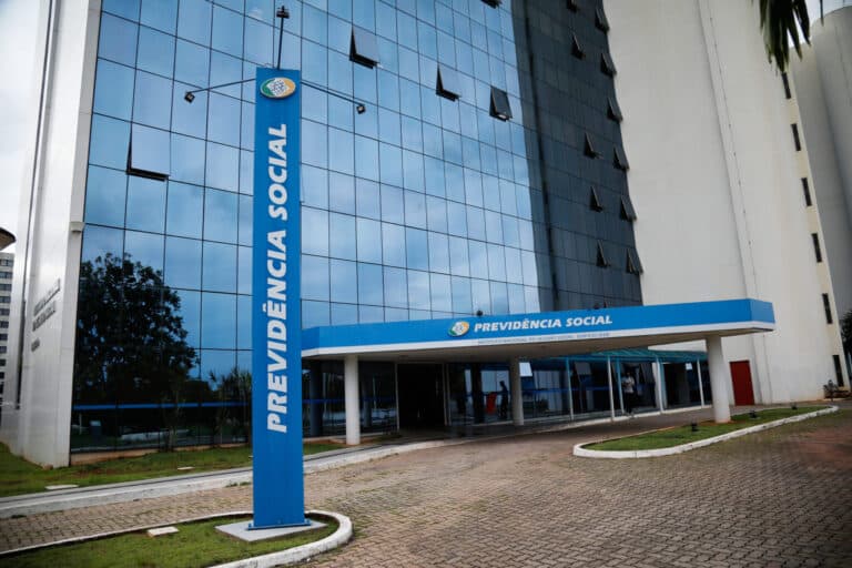 INSS: Saiu a LISTA de quem vai receber uma BOLADA