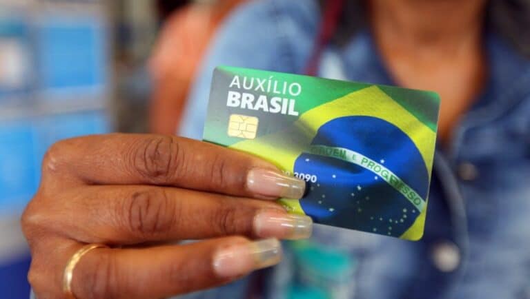 Auxílio Brasil de R$ 712: Veja Quem Recebe o Complemento em Dezembro