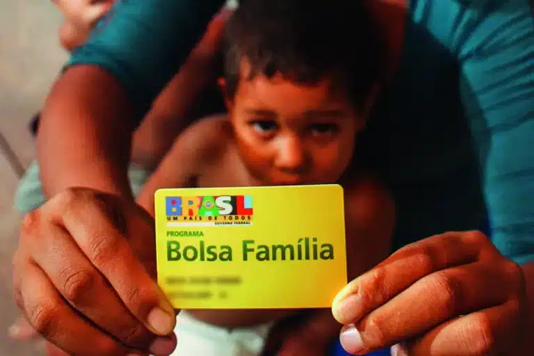 Bolsa Família: Segurados  podem receber até R$ 900 com estes benefícios