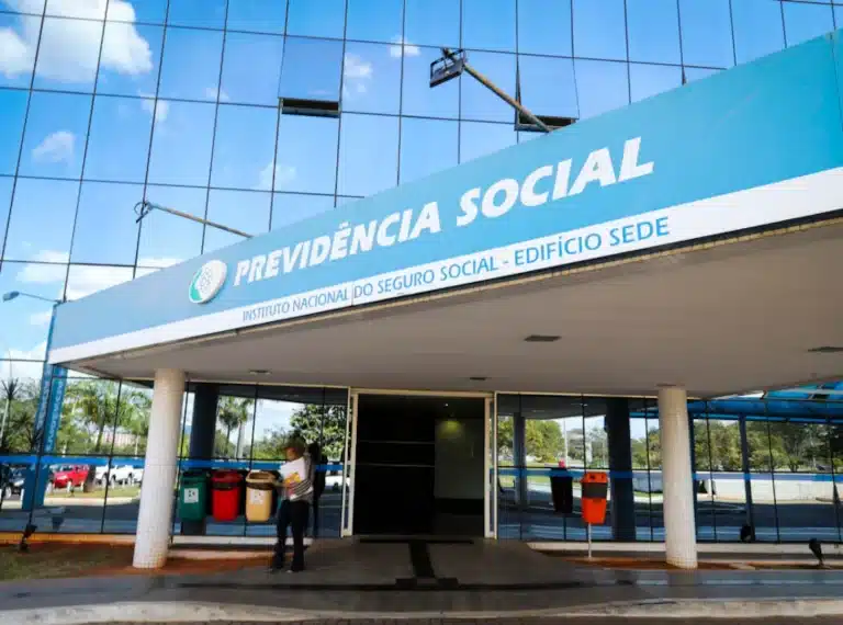 INSS: Carnaval altera  horário das agências  e instituições bancárias