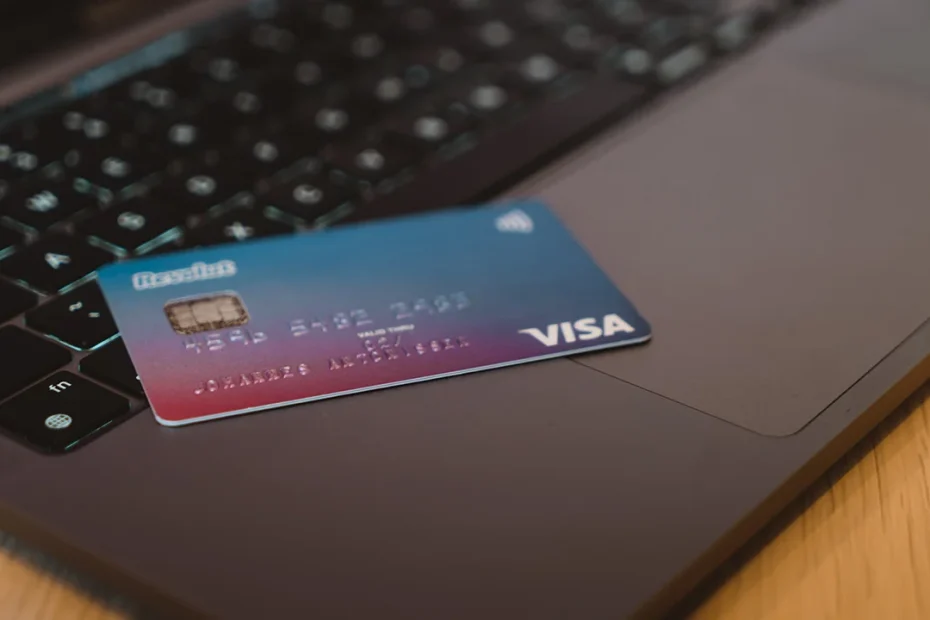 Cartão de crédito: Vale a pena antecipar o pagamento da fatura?