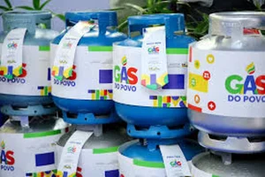 Gás do Povo é revisado agora: reajuste de R$ 10 para famílias de baixa renda
