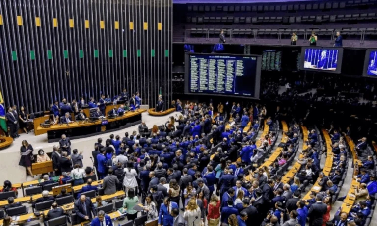 Câmara aprova 40 horas e mais folgas agora sem 6×1