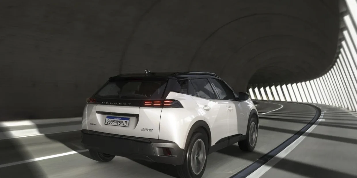 Peugeot oferece descontos de até R$ 57 mil para taxistas e motoristas de aplicativo